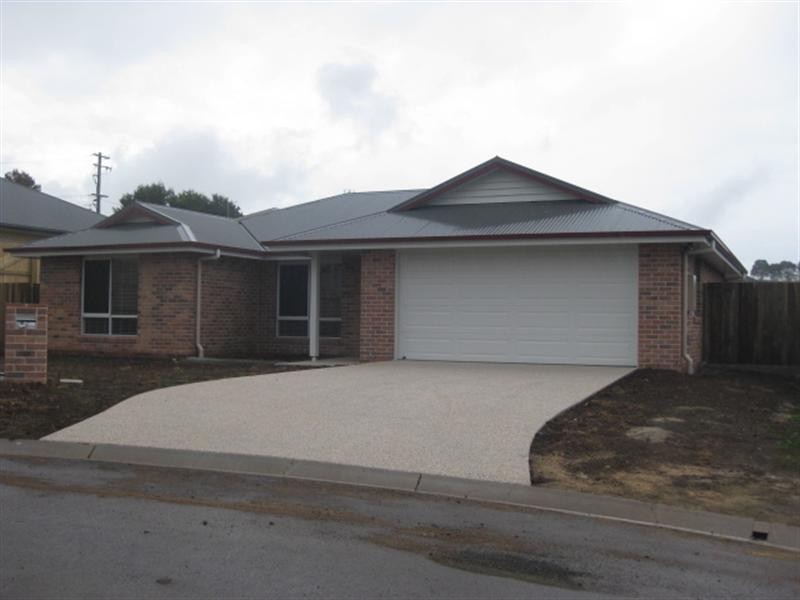 7 Latham Court, Wilsonton Heights QLD 4350