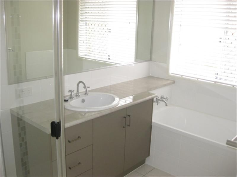 7 Latham Court, Wilsonton Heights QLD 4350