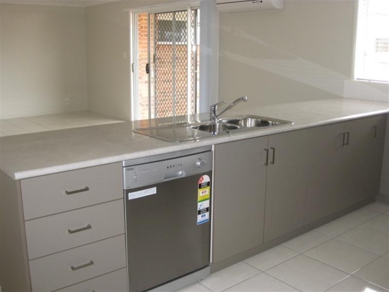 7 Latham Court, Wilsonton Heights QLD 4350