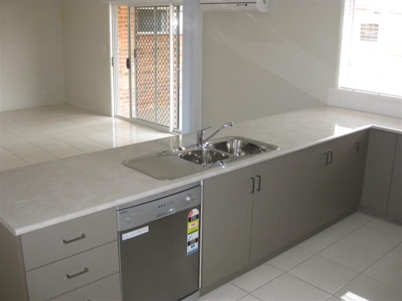 7 Latham Court, Wilsonton Heights QLD 4350