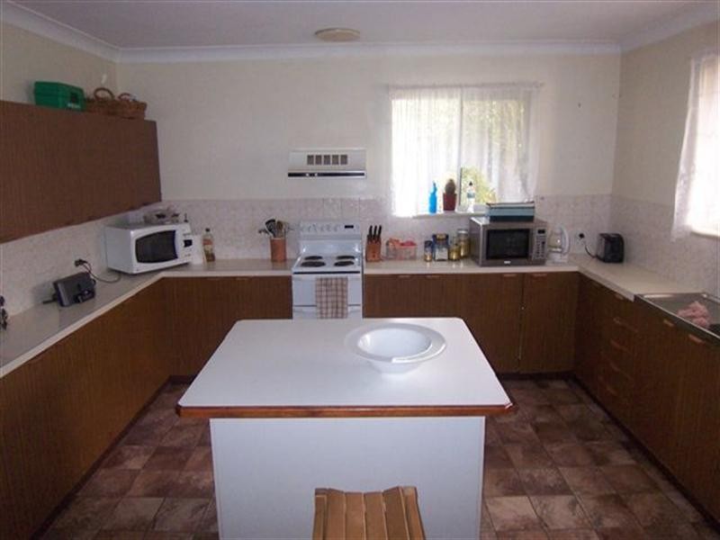 28 Stuart Street, Mount Lofty QLD 4350