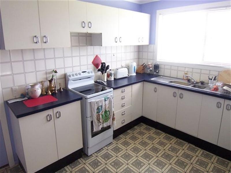 13/2 Benjamin Street, Mount Lofty QLD 4350