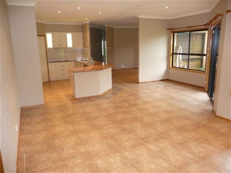 5 Mercedes Drive, Highfields QLD 4352