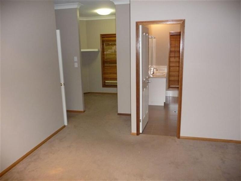 5 Mercedes Drive, Highfields QLD 4352