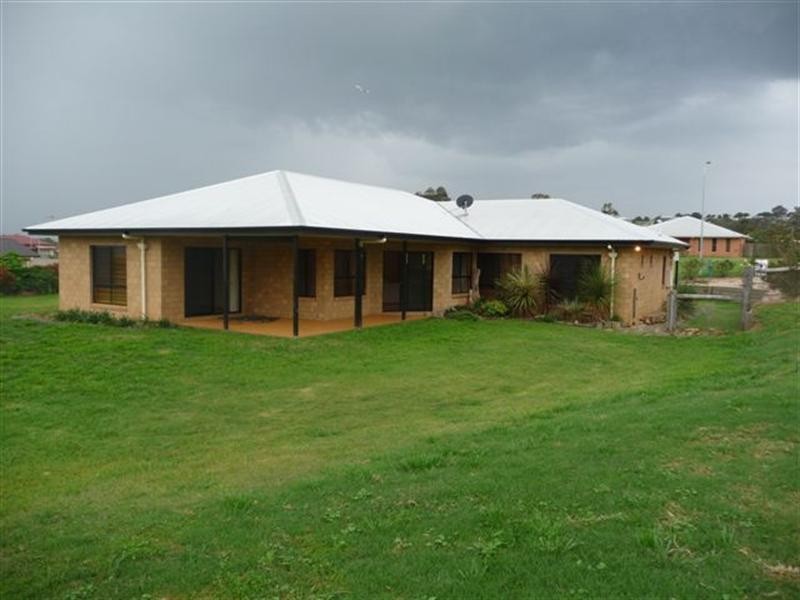 5 Mercedes Drive, Highfields QLD 4352