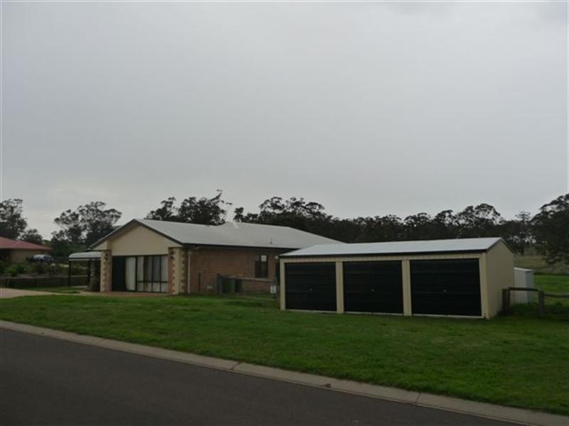 5 Mercedes Drive, Highfields QLD 4352