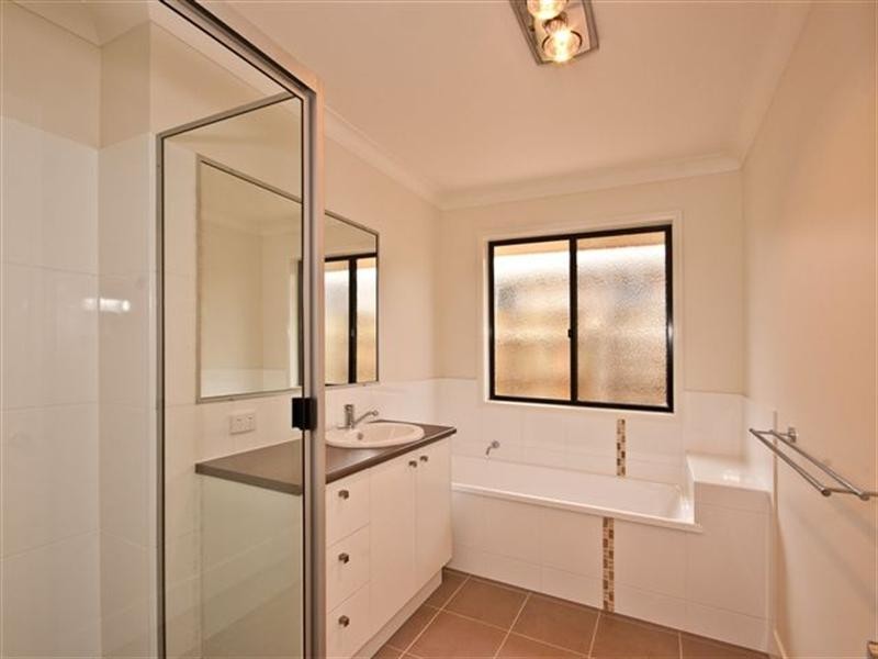 1 Hendra Court, Highfields QLD 4352