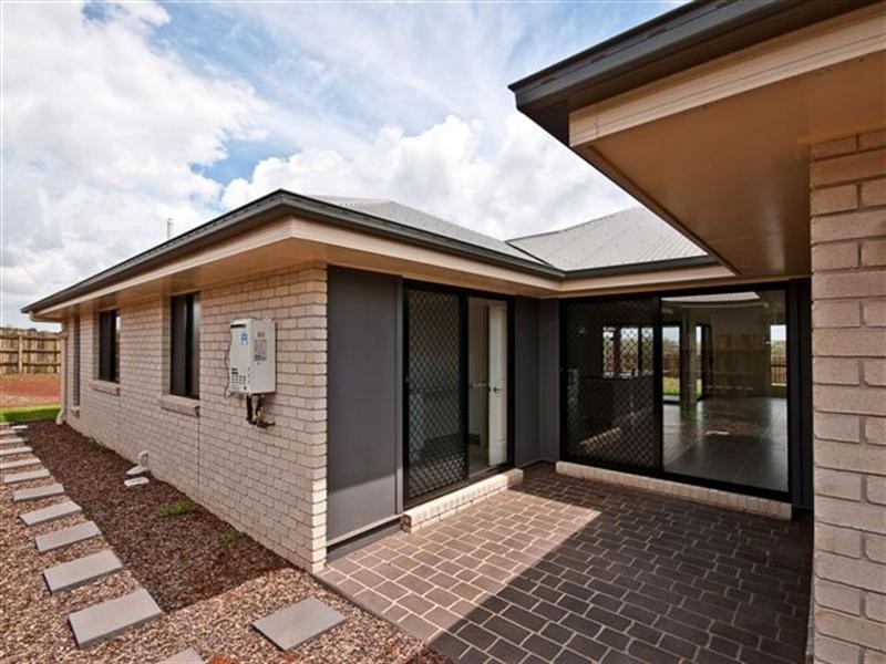 1 Hendra Court, Highfields QLD 4352