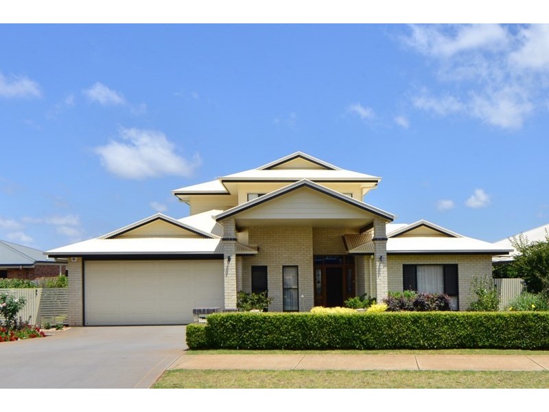 9 Ridgewood Drive, Kearneys Spring QLD 4350