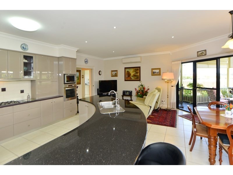 9 Ridgewood Drive, Kearneys Spring QLD 4350