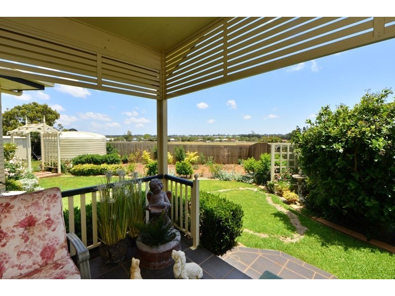 9 Ridgewood Drive, Kearneys Spring QLD 4350