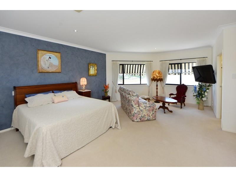 9 Ridgewood Drive, Kearneys Spring QLD 4350