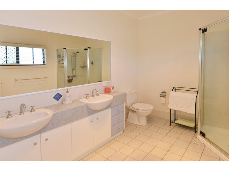 9 Ridgewood Drive, Kearneys Spring QLD 4350