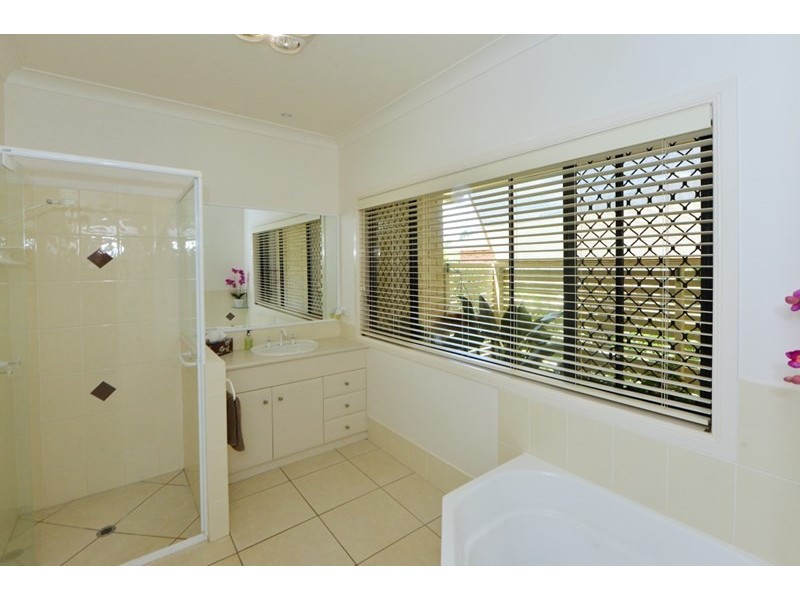 9 Ridgewood Drive, Kearneys Spring QLD 4350