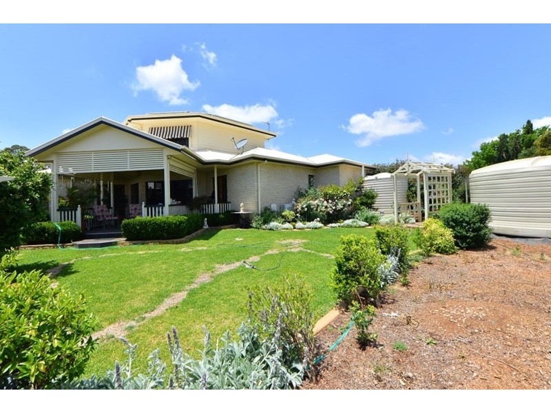 9 Ridgewood Drive, Kearneys Spring QLD 4350