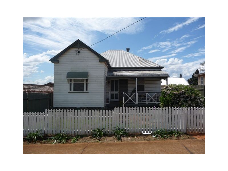 235 South Street, South Toowoomba QLD 4350