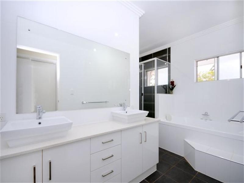 26 Andersson Court, Highfields QLD 4352