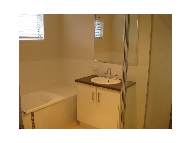 7 Kurrawa Court, Glenvale QLD 4350