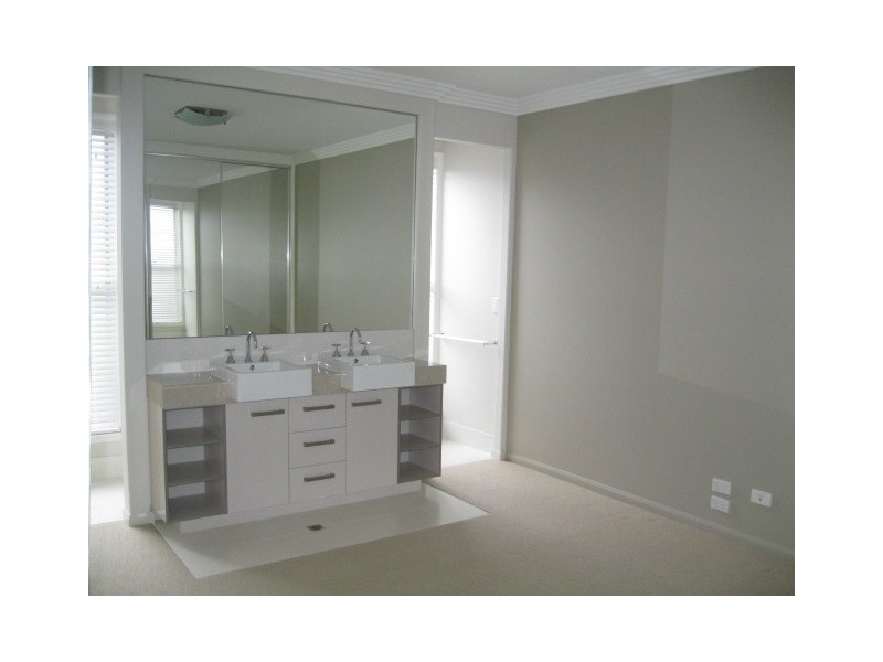 2/69 Kearney Street, Kearneys Spring QLD 4350