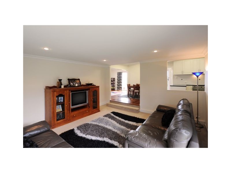 11 Drayton Road, Harristown QLD 4350