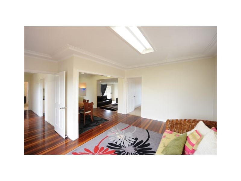 11 Drayton Road, Harristown QLD 4350