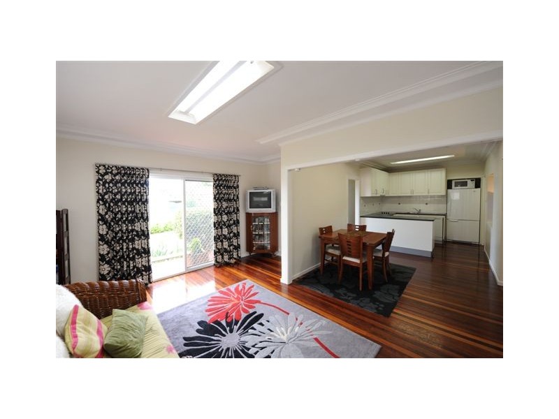 11 Drayton Road, Harristown QLD 4350