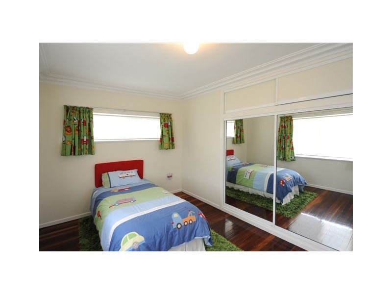 11 Drayton Road, Harristown QLD 4350