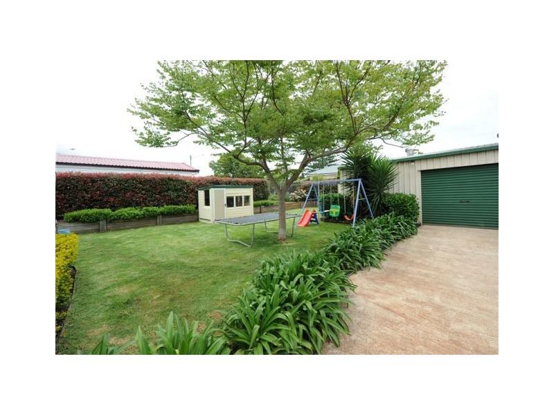 11 Drayton Road, Harristown QLD 4350