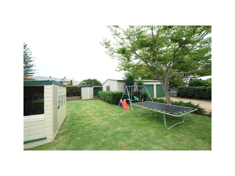 11 Drayton Road, Harristown QLD 4350