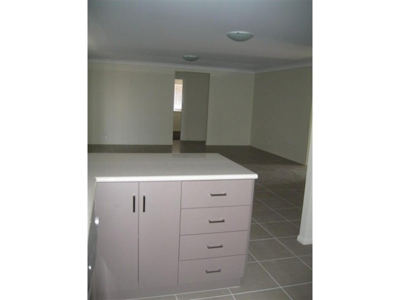 6 Dixon Court, Wilsonton Heights QLD 4350