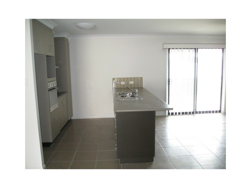 11 Wareena Drive, Glenvale QLD 4350