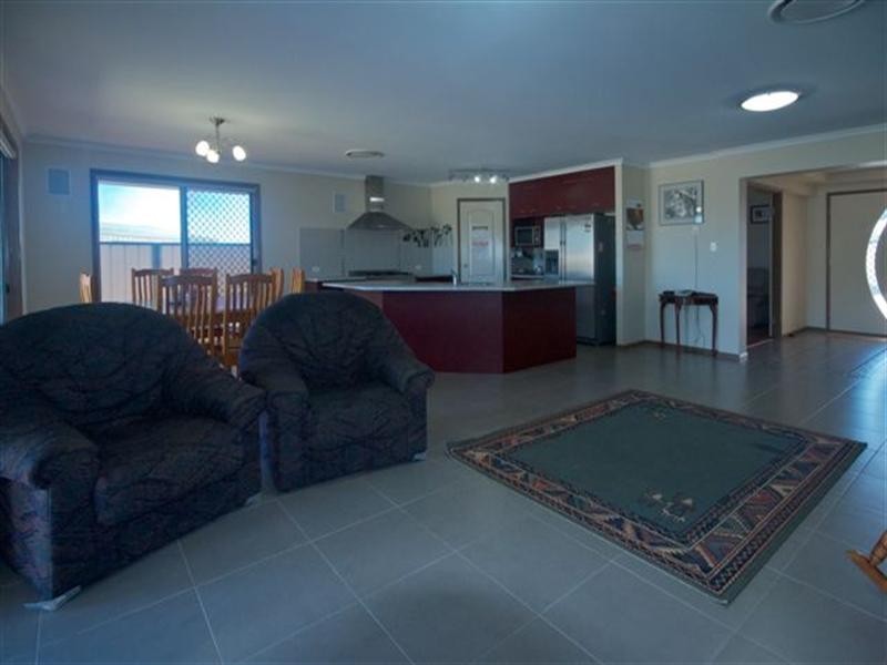 10 Marlowe Court, Westbrook QLD 4350