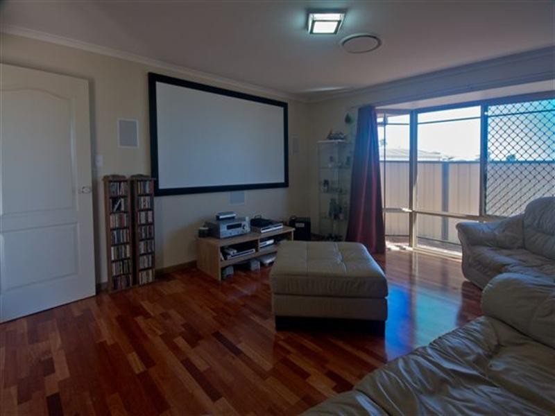 10 Marlowe Court, Westbrook QLD 4350