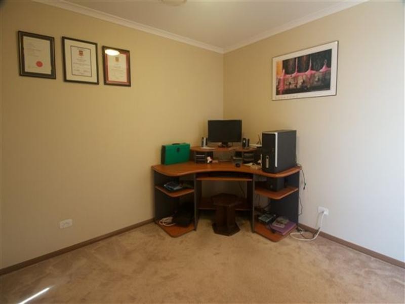 10 Marlowe Court, Westbrook QLD 4350