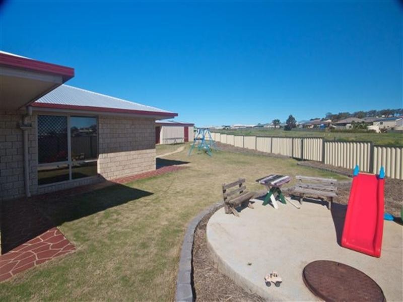 10 Marlowe Court, Westbrook QLD 4350