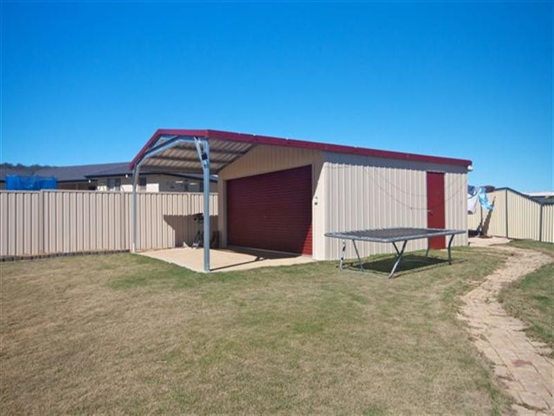 10 Marlowe Court, Westbrook QLD 4350