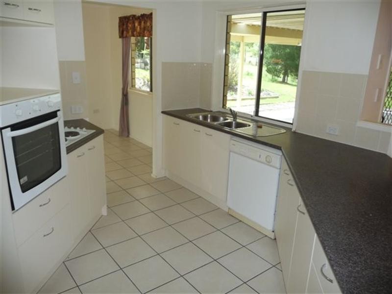 15 William Street, Meringandan West QLD 4352