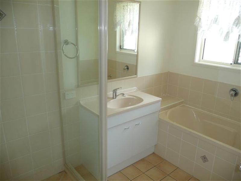 15 William Street, Meringandan West QLD 4352