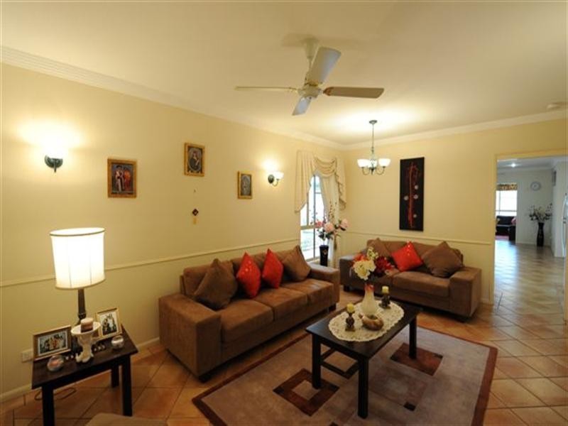 214 Spring Street, Middle Ridge QLD 4350