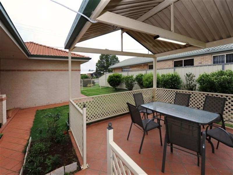 214 Spring Street, Middle Ridge QLD 4350