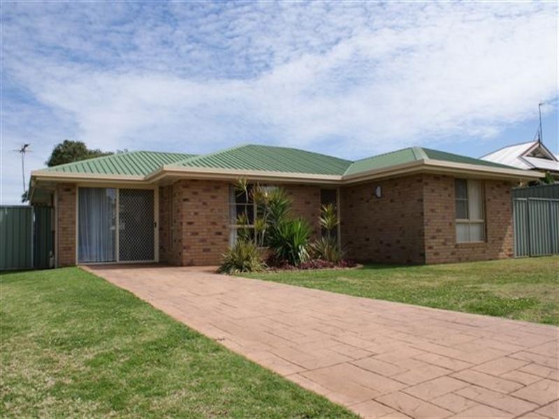 13 Nimrod Court, Wilsonton QLD 4350