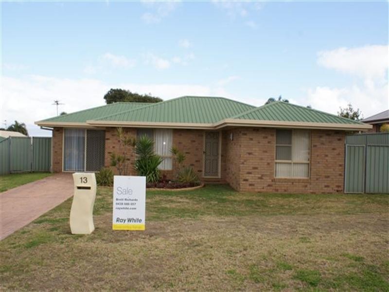 13 Nimrod Court, Wilsonton QLD 4350