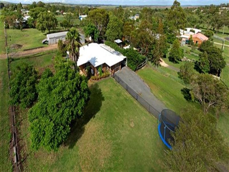 2 Fiona Street, Kingsthorpe QLD 4400
