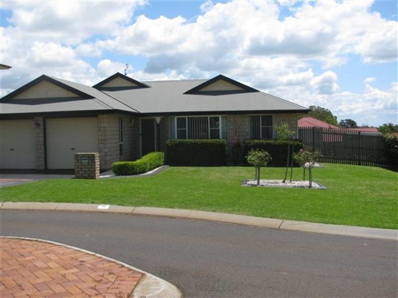 9 La Vista Court, Middle Ridge QLD 4350