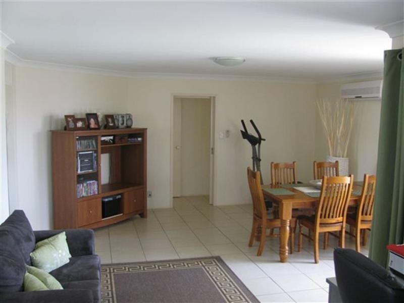 9 La Vista Court, Middle Ridge QLD 4350