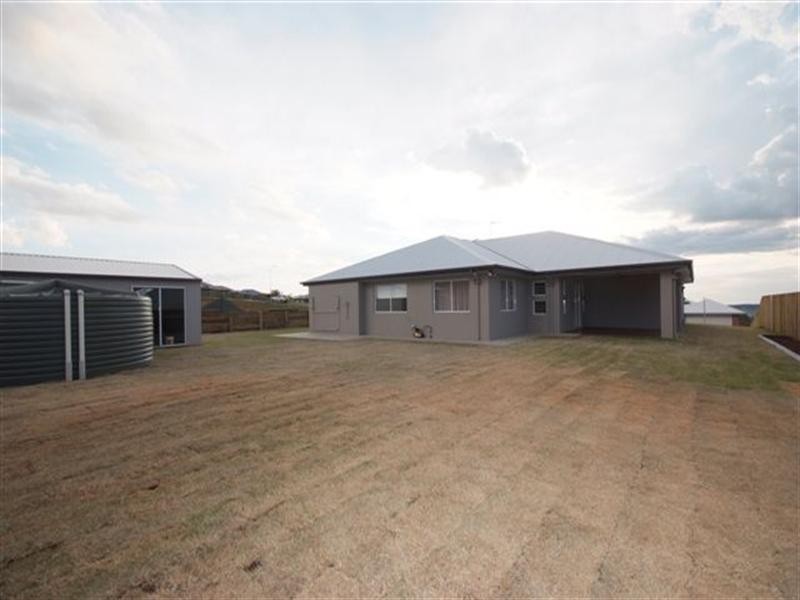 8 Ibis Court, Highfields QLD 4352