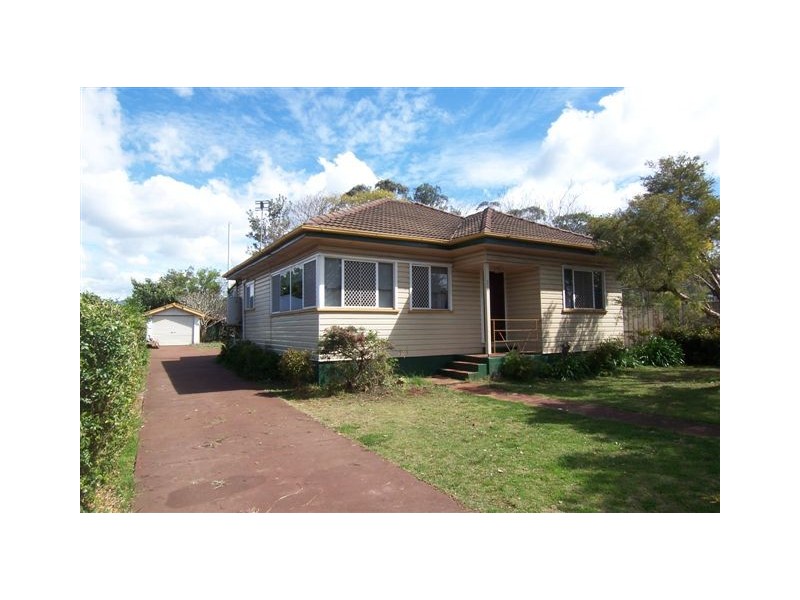 320a South Street, Harristown QLD 4350
