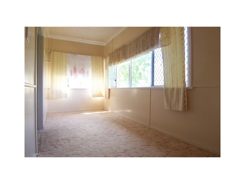 320a South Street, Harristown QLD 4350