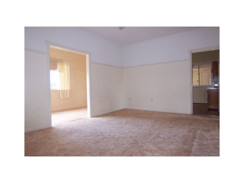 320a South Street, Harristown QLD 4350
