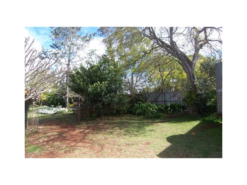 320a South Street, Harristown QLD 4350